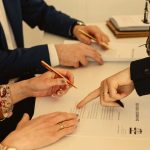 Divorce en cours : faut-il vendre avant ou après le jugement ?
