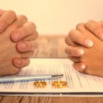Divorce et maison : que faire si l’un veut vendre et l’autre non ?