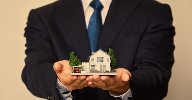 Léguer une maison de son vivant : est-ce possible ?